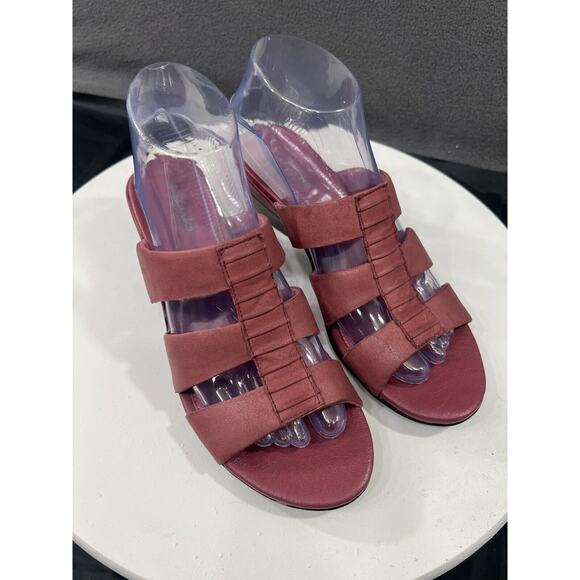Clarks Strappy Slip On Sandals Women Size 7 Rose Mauve Leather Low Heel Comfort - Picture 3 of 15